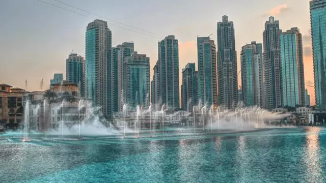 جولة دبي الحديثة مع رحلة بحرية